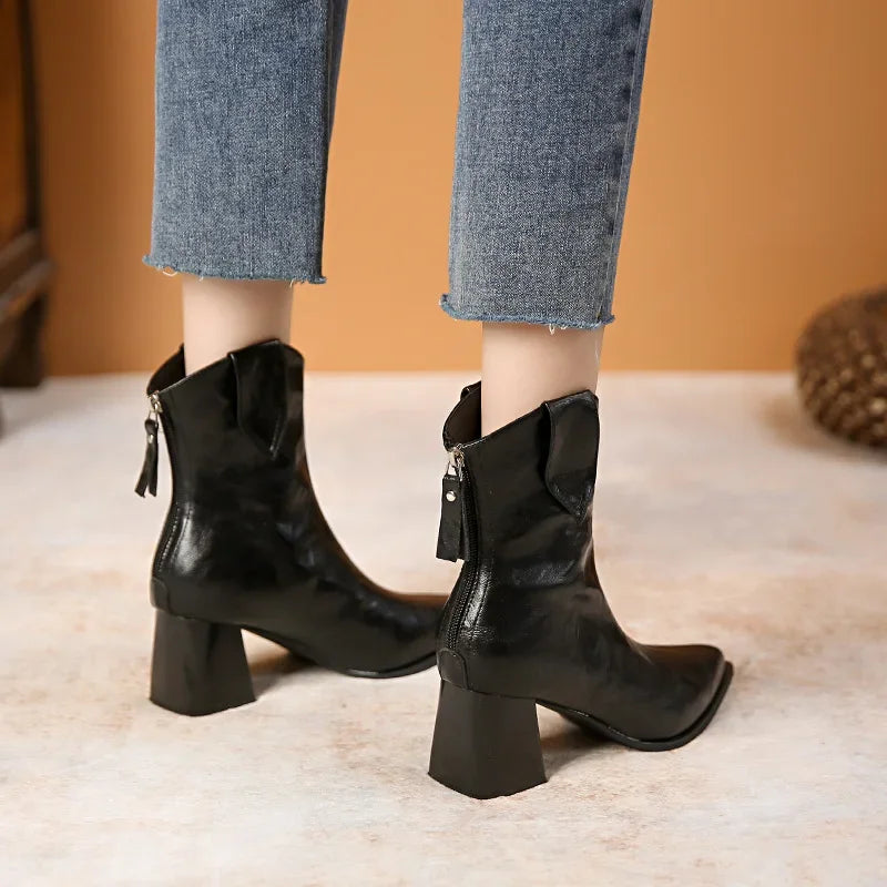 Chessa - Chelsea Boots