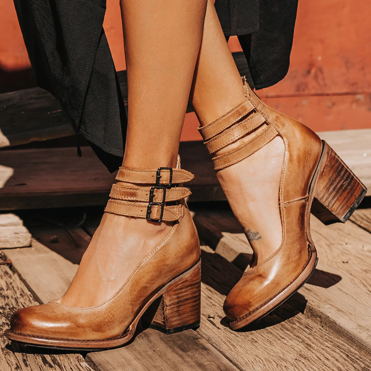 Ginevra - Multi-strap pumps with a chunky heel